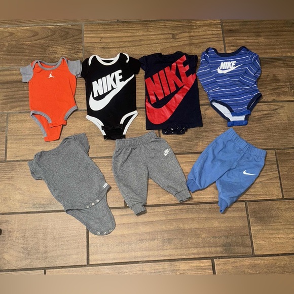 Nike Baby Boy Onesie & pants bundle size 3-6months - Picture 1 of 4